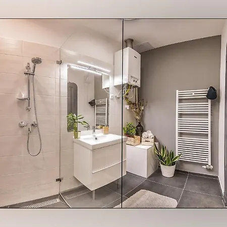 Spacious 2Br Luxury Apartment In Downtown Budapest - Ora Apartament Budapeszt